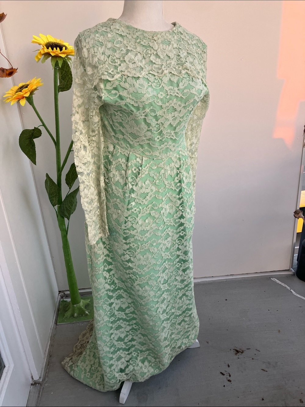 Vintage 60s Green Lace Long Sleeve Formal Maxi Dress